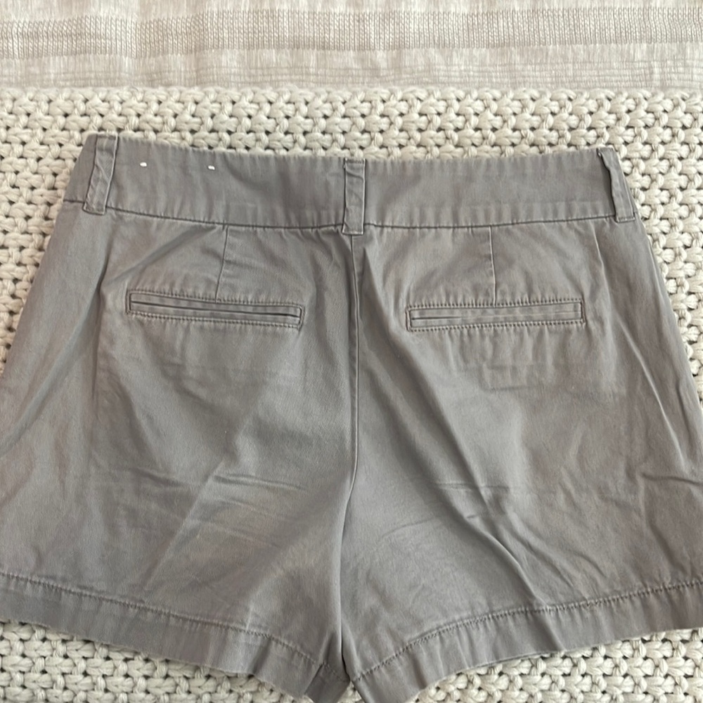 Loft gray shorts - Picture 2 of 3